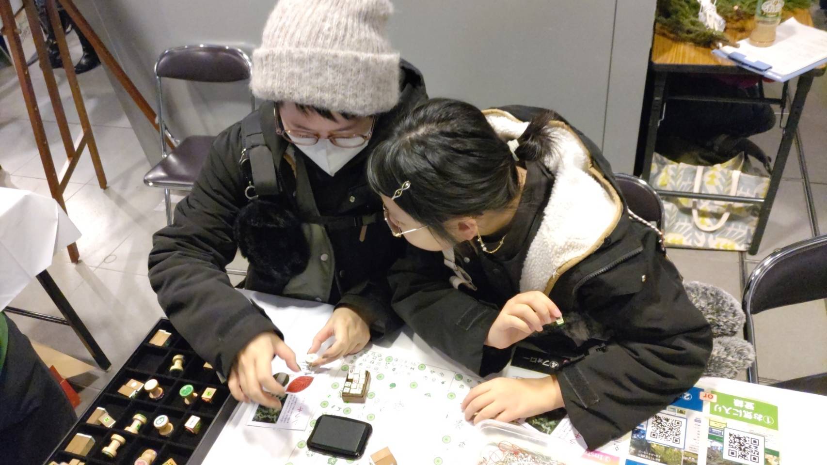 自然の中にいる女性